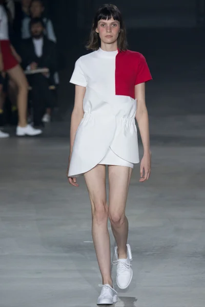 Look 10